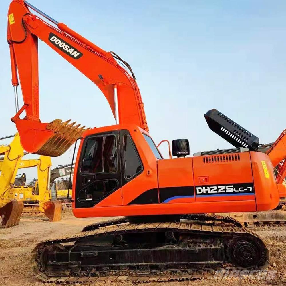 Doosan DH 225 LC-7 حفارات زحافة