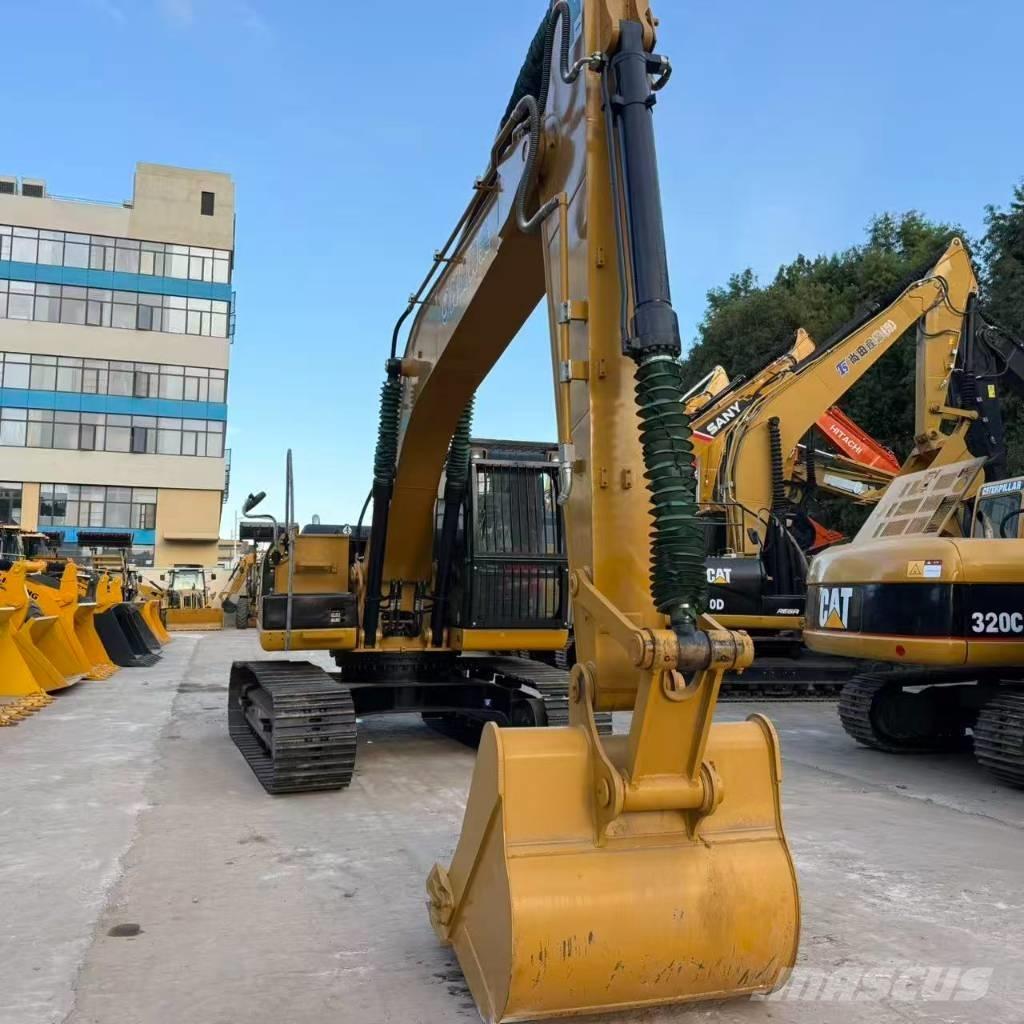 CAT 320D2 حفارات وسط 7 طن - 12 طن