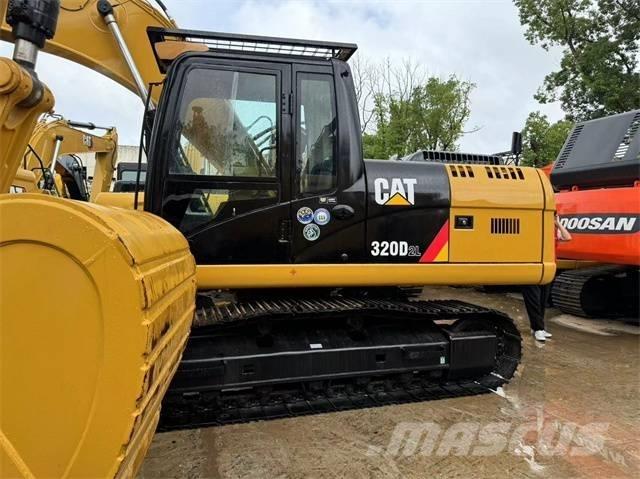 CAT 320 D2L حفارات زحافة