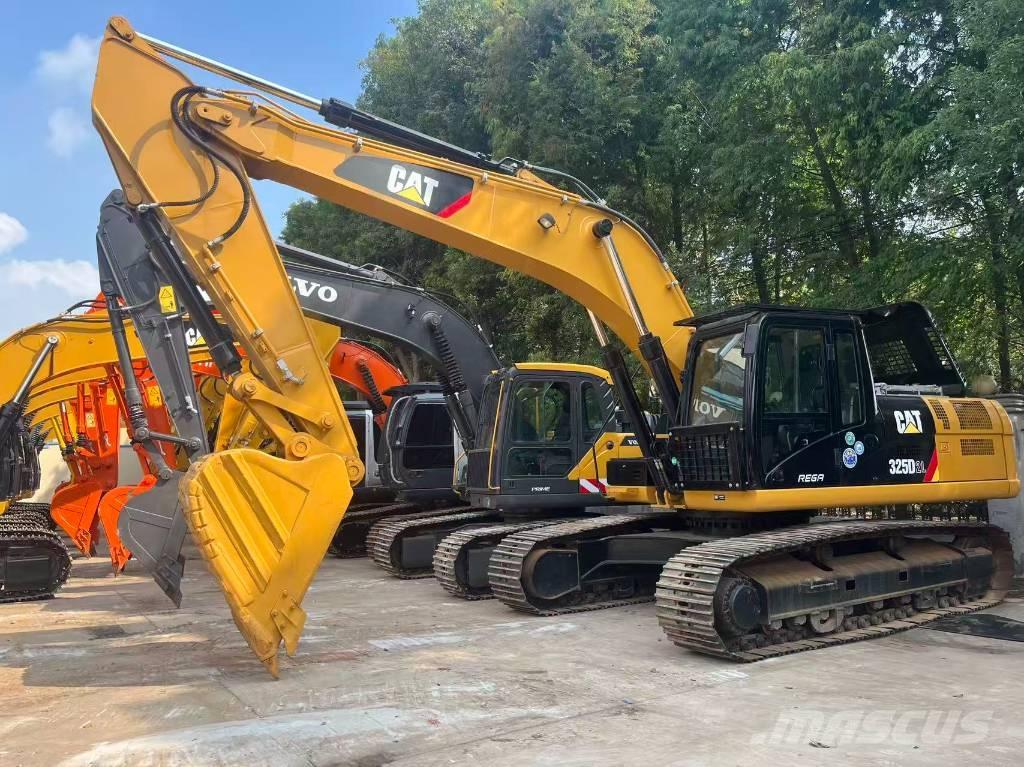 CAT 325 D L حفارات زحافة