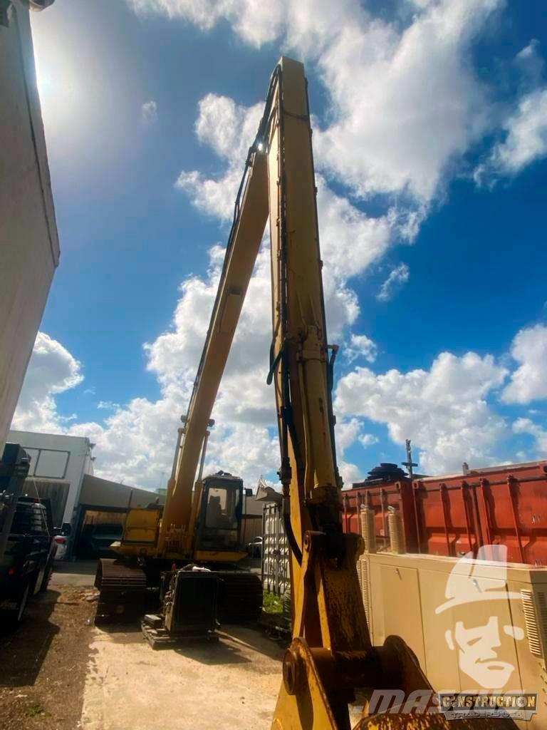 CAT 320 L حفارات زحافة