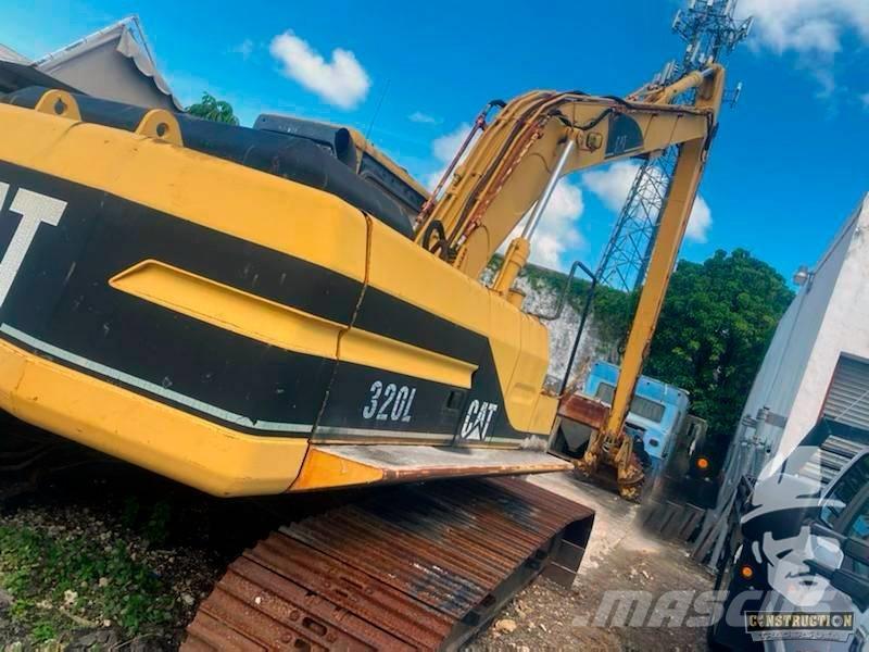 CAT 320 L حفارات زحافة