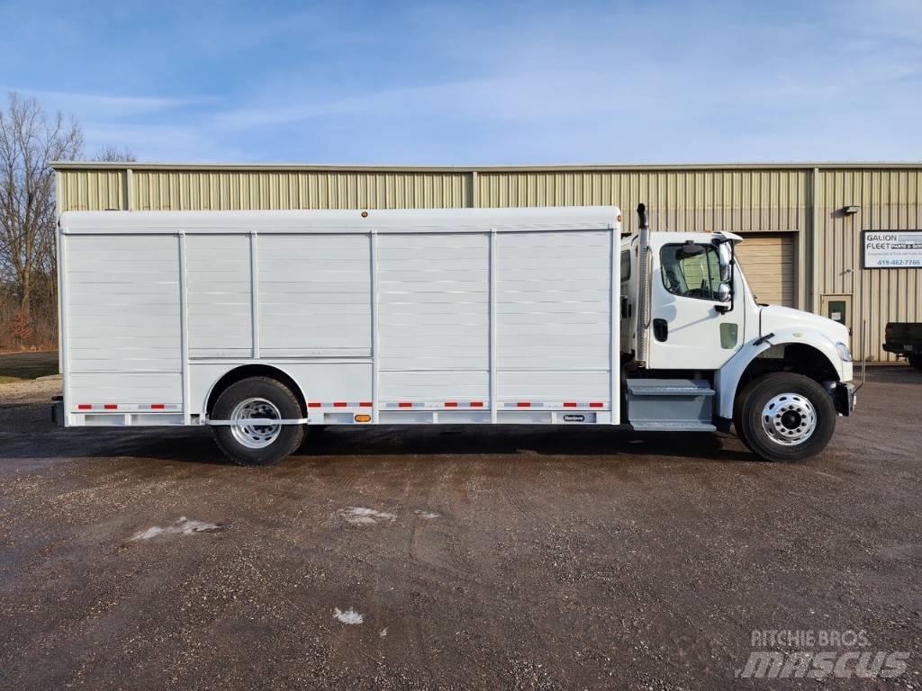 Freightliner M2 شاحنات نقل المشروبات