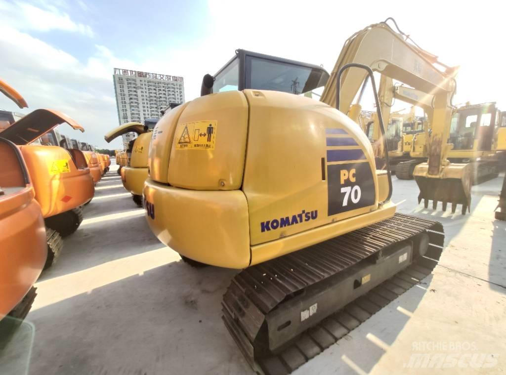 Komatsu PC 70-8 حفارات زحافة