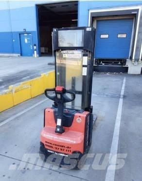 Toyota BT SWE 120 L شاحنات مناولة ذات منصة نقالة يدوية