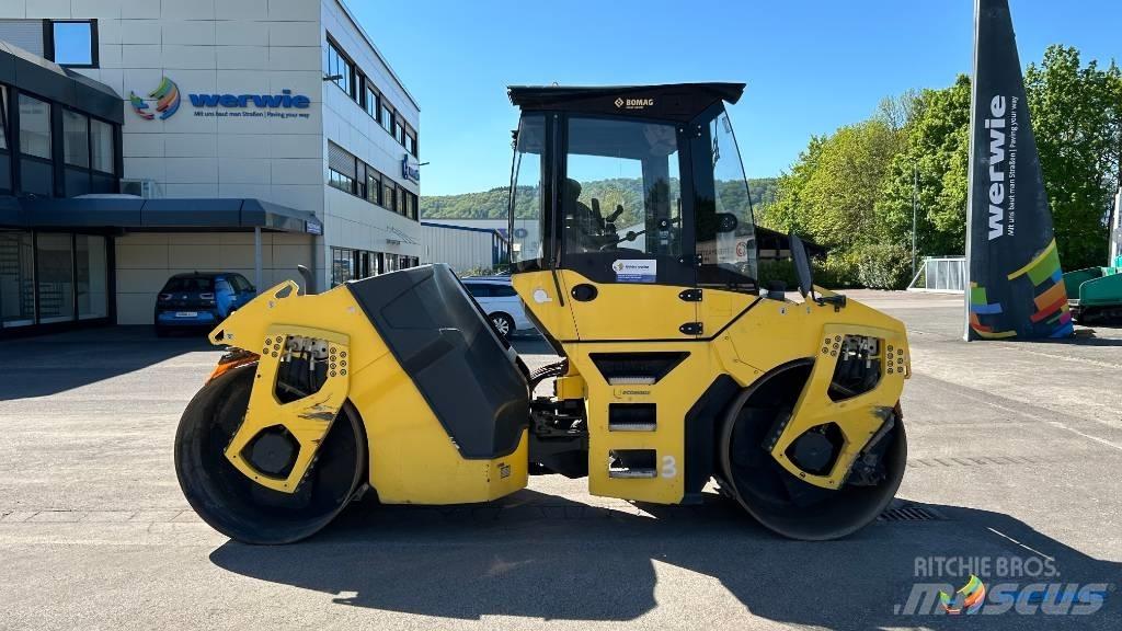 Bomag BW 161 AD-5 مداحل ثنائية الاسطوانة