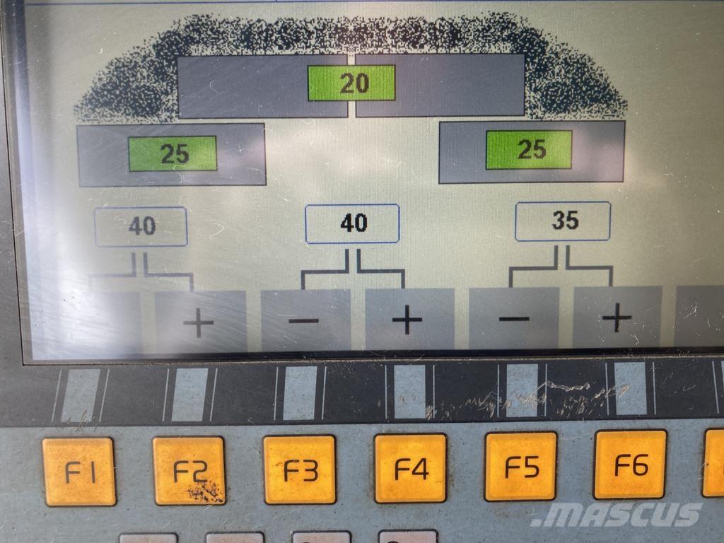 Volvo P7820C معدات السفلتة