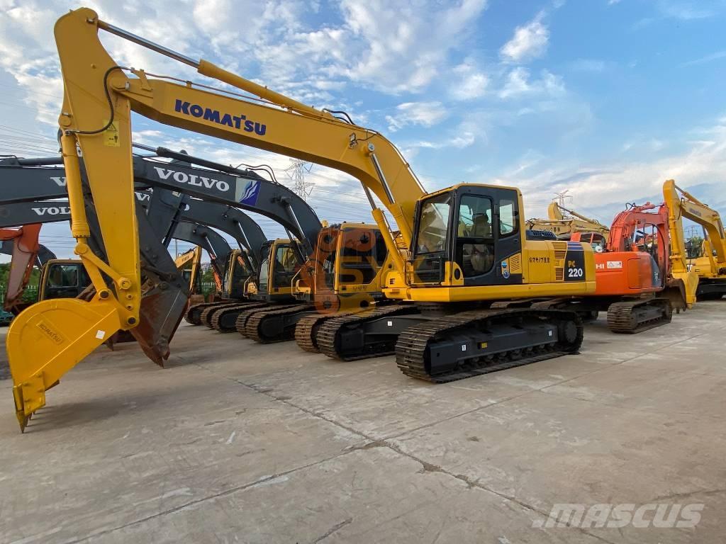 Komatsu PC 220-8 حفارات زحافة