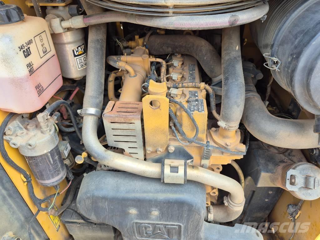 CAT 259 D لوادر انزلاقية التوجيه