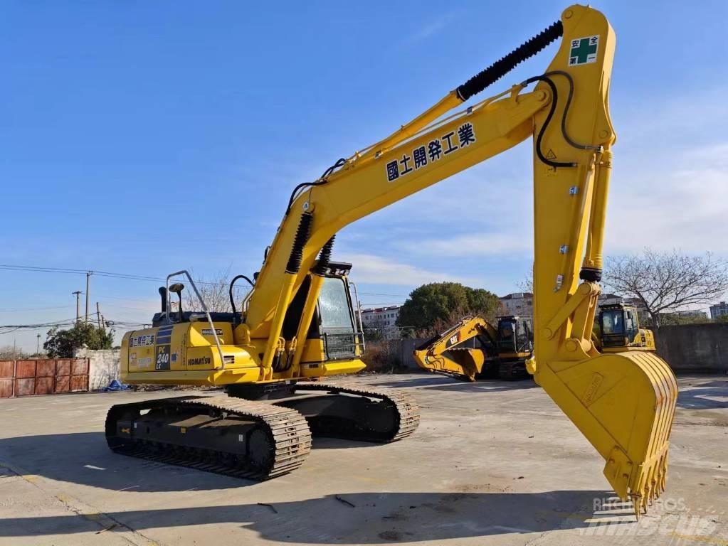 Komatsu PC 240-8 حفارات زحافة