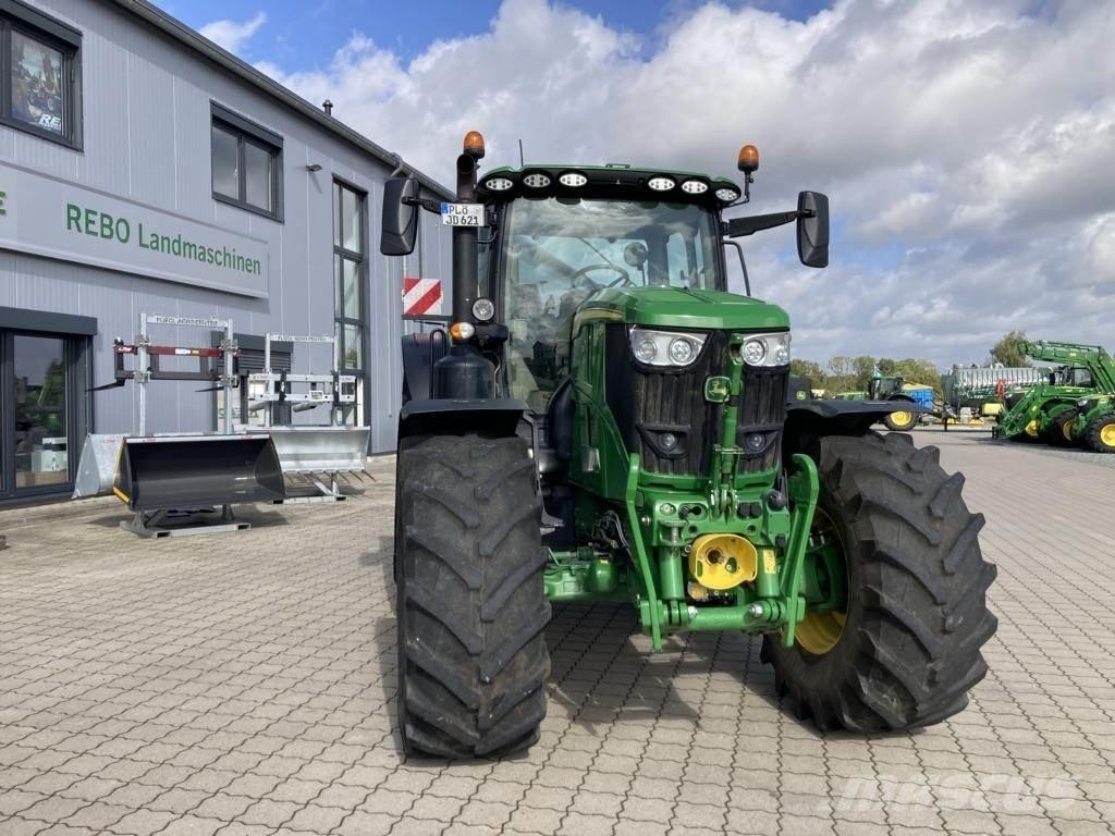 John Deere 6R215 الجرارات