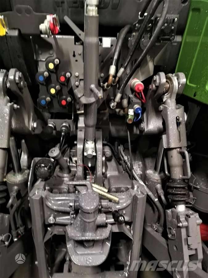 Fendt 718 Vario الجرارات