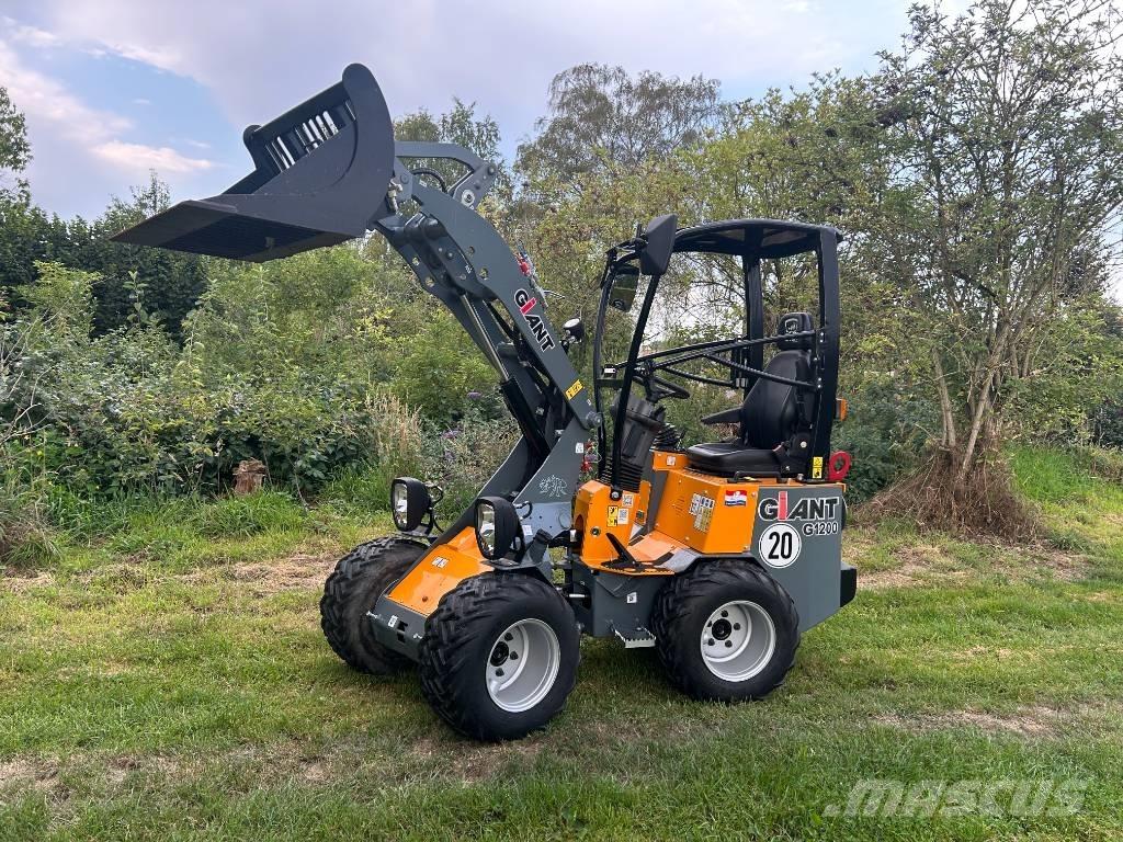 GiANT G 1200 لوادر صغيرة