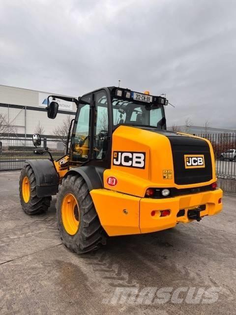 JCB TM 320 S معدات مناولة لأغراض الزراعة