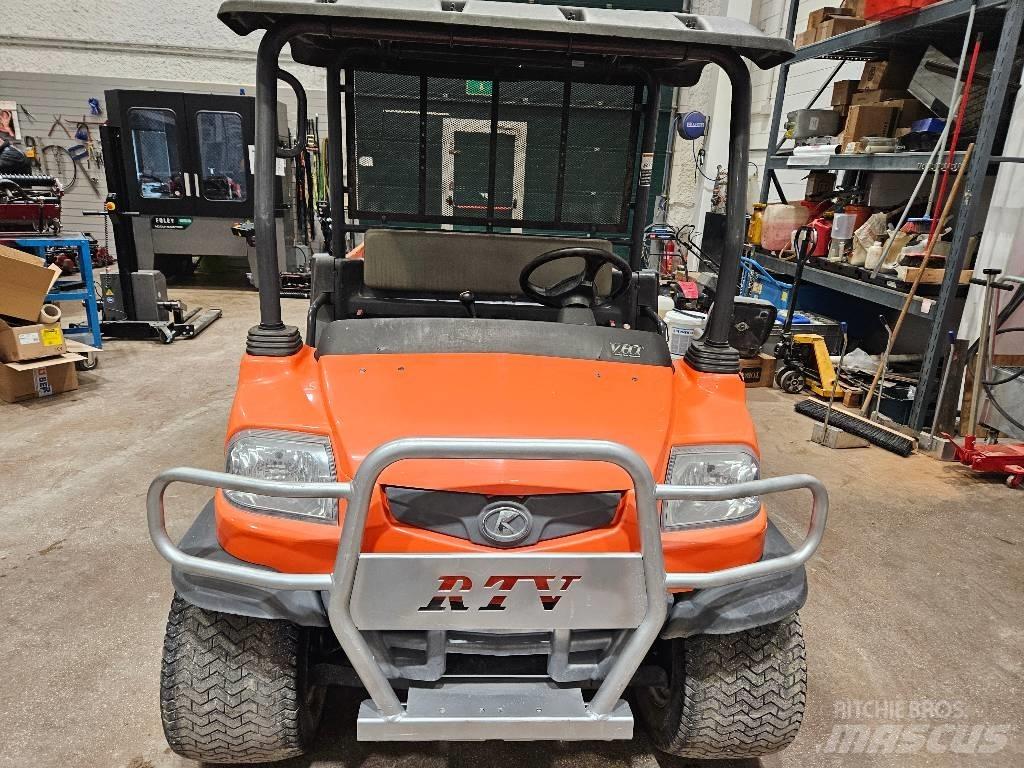 Kubota RTV 900 ناقلات الأدوات