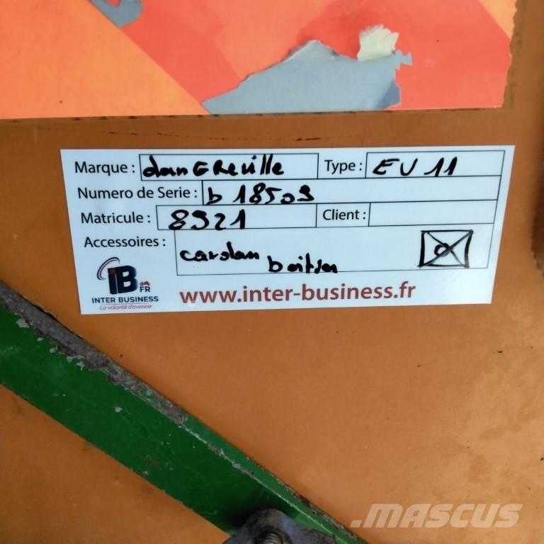 Dangreville EV 11 معدات توزيع السماد العضوي