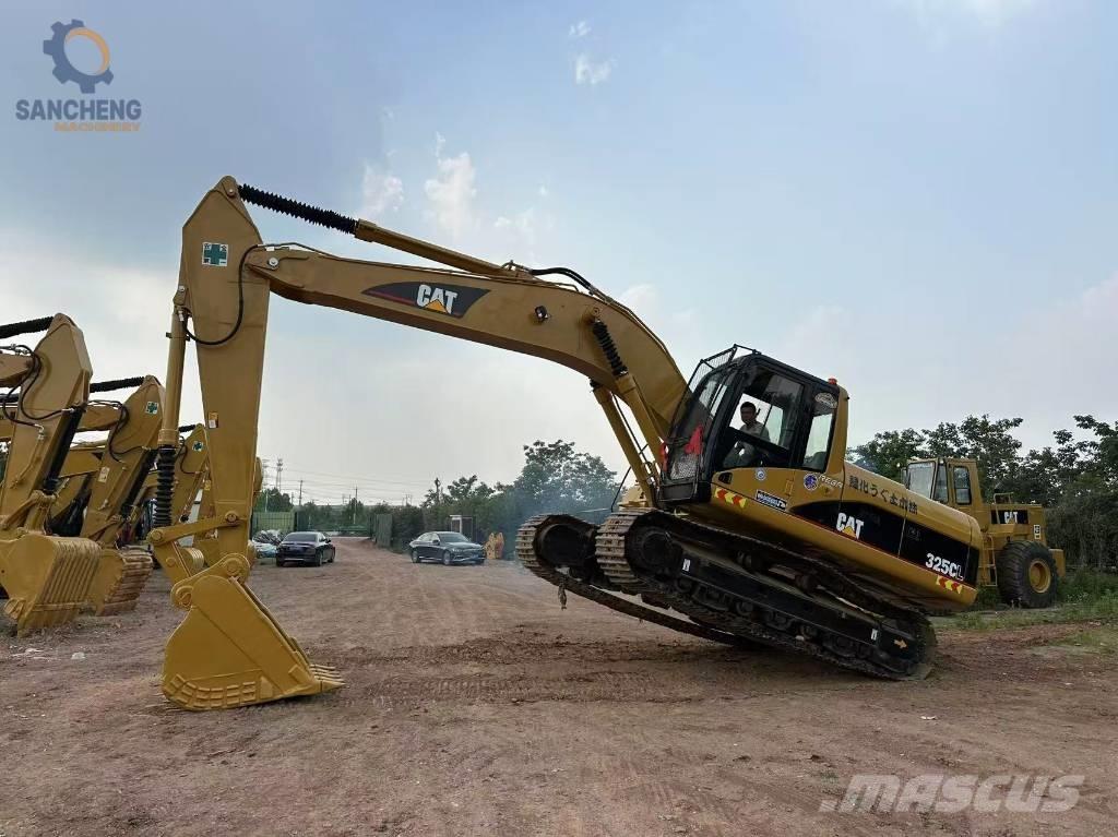 CAT 325 C L حفارات زحافة