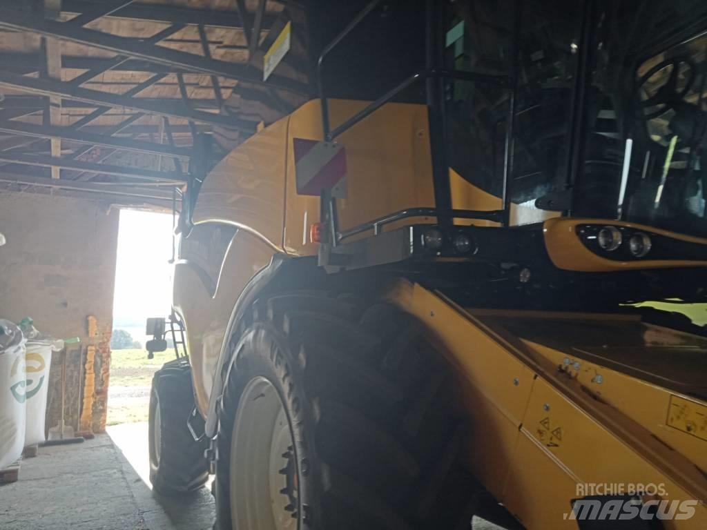 New Holland CX 8.70 حصادات