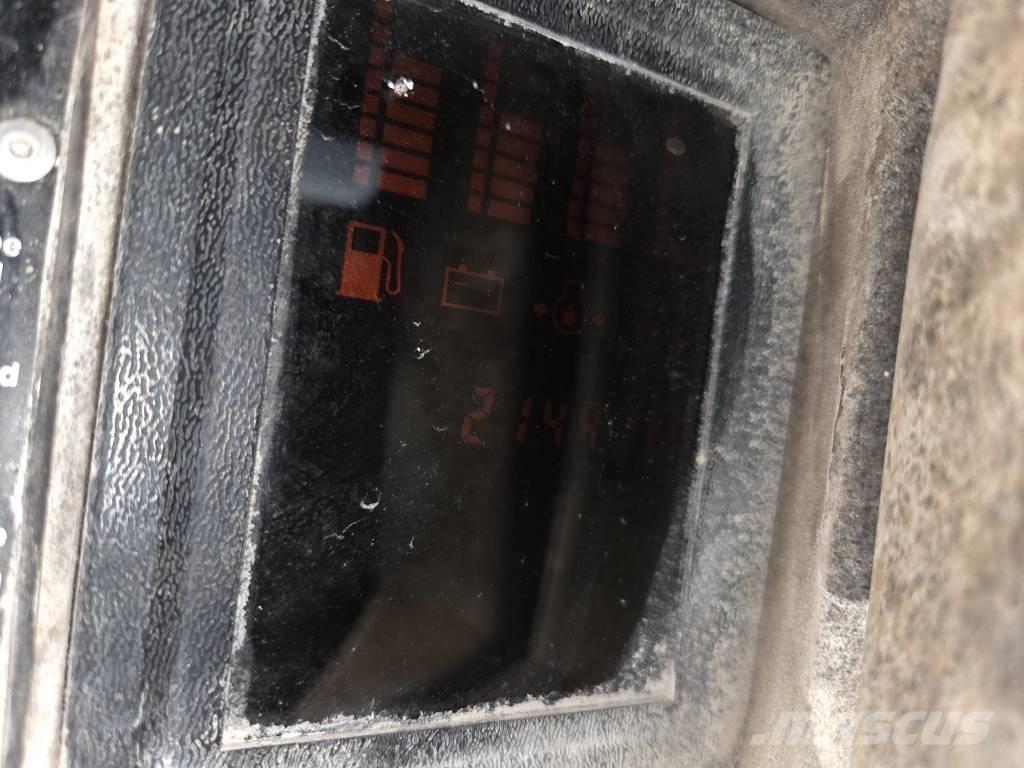 Bobcat 763 لوادر انزلاقية التوجيه
