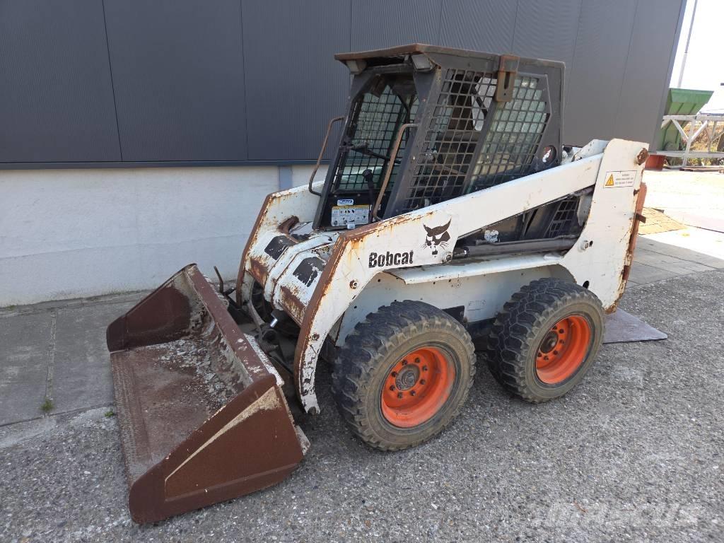Bobcat 763 لوادر انزلاقية التوجيه