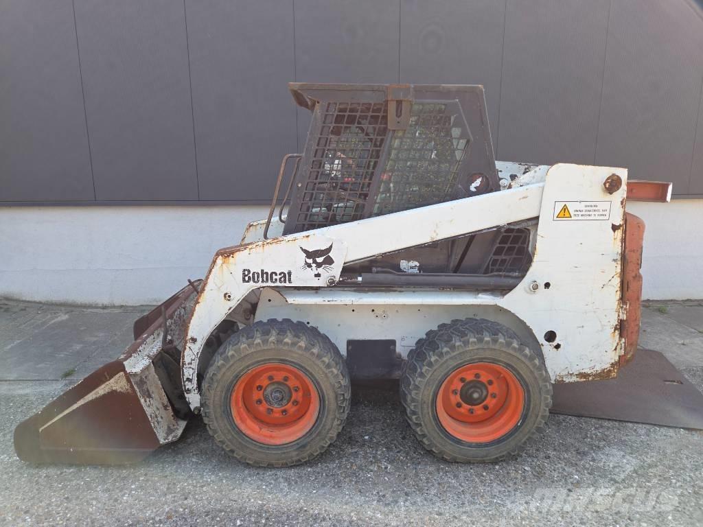 Bobcat 763 لوادر انزلاقية التوجيه