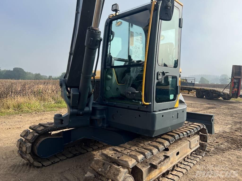 Volvo ECR 88 D حفارات زحافة