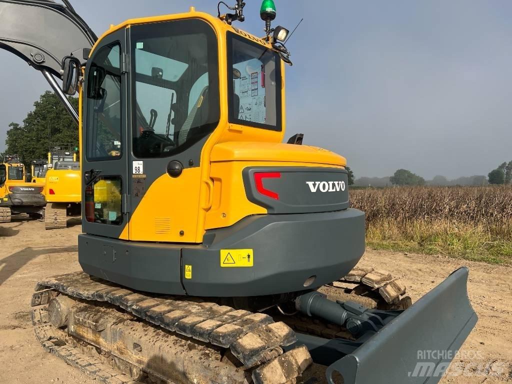 Volvo ECR 88 D حفارات زحافة