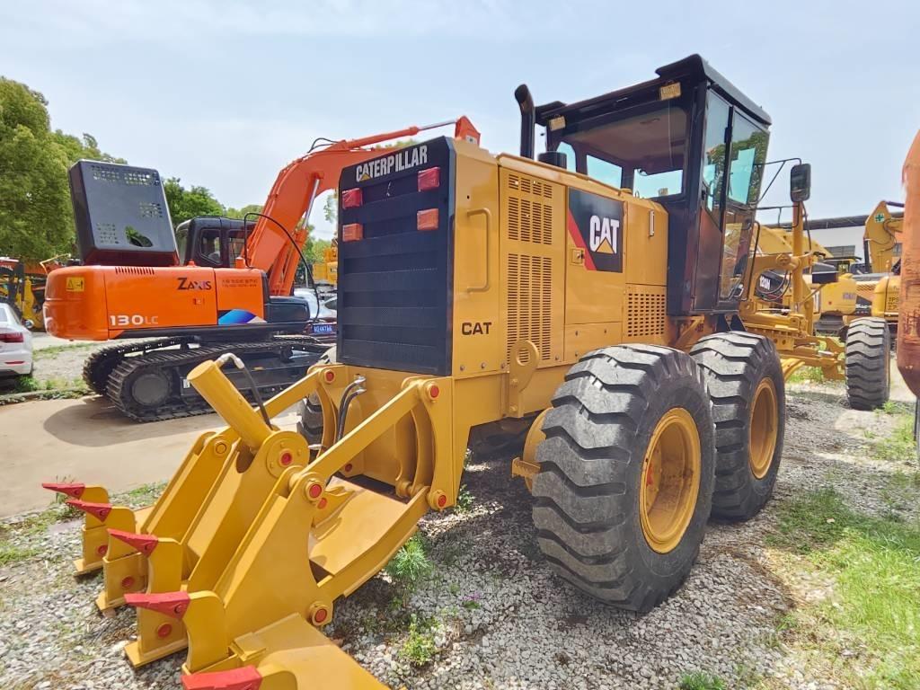 CAT 120 H معدات تمهيد الطرق