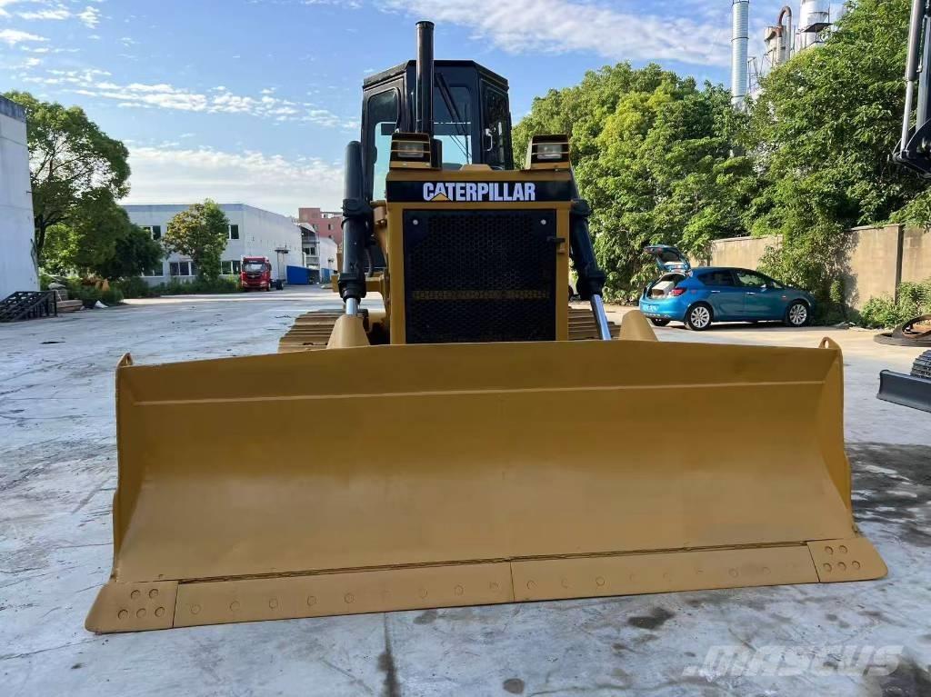 CAT D 7 G بلدوزرات مجنزرة