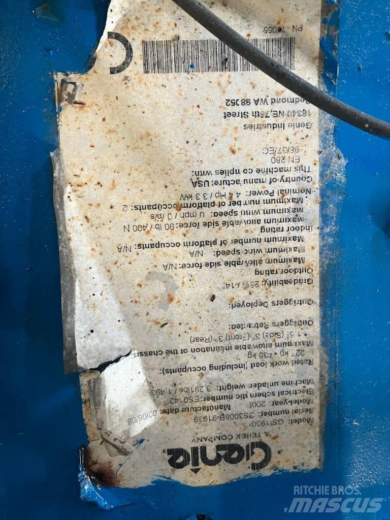 Genie GS 1930 رافعات مقصية الشكل