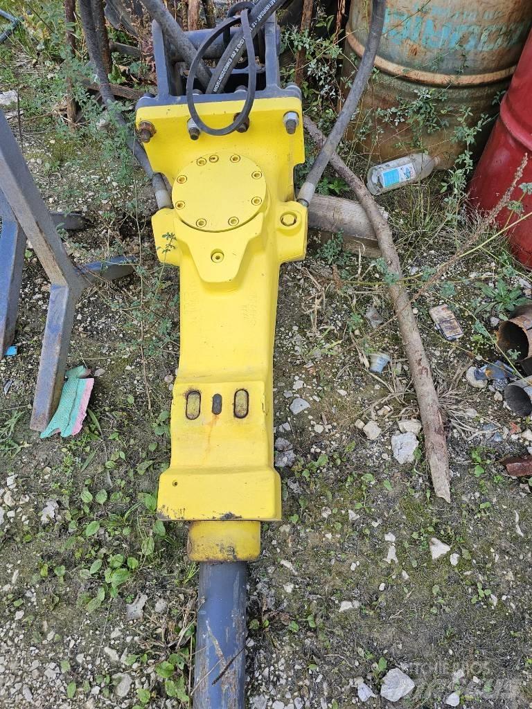 Atlas Copco SB 302 مطارق / كسارات