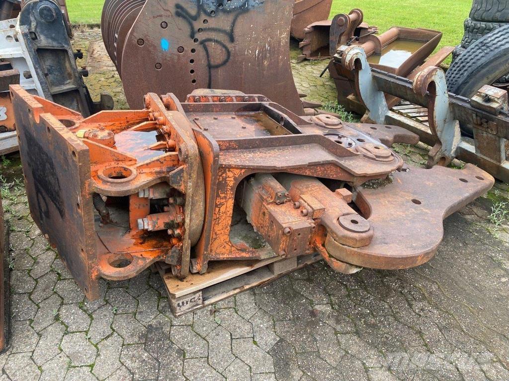 NPK S-24XCR جراشات البناء