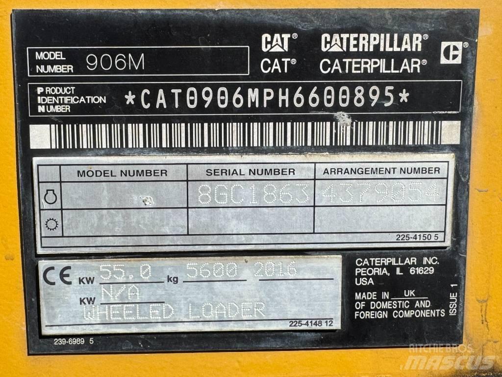 CAT 906 M لوادر بعجل