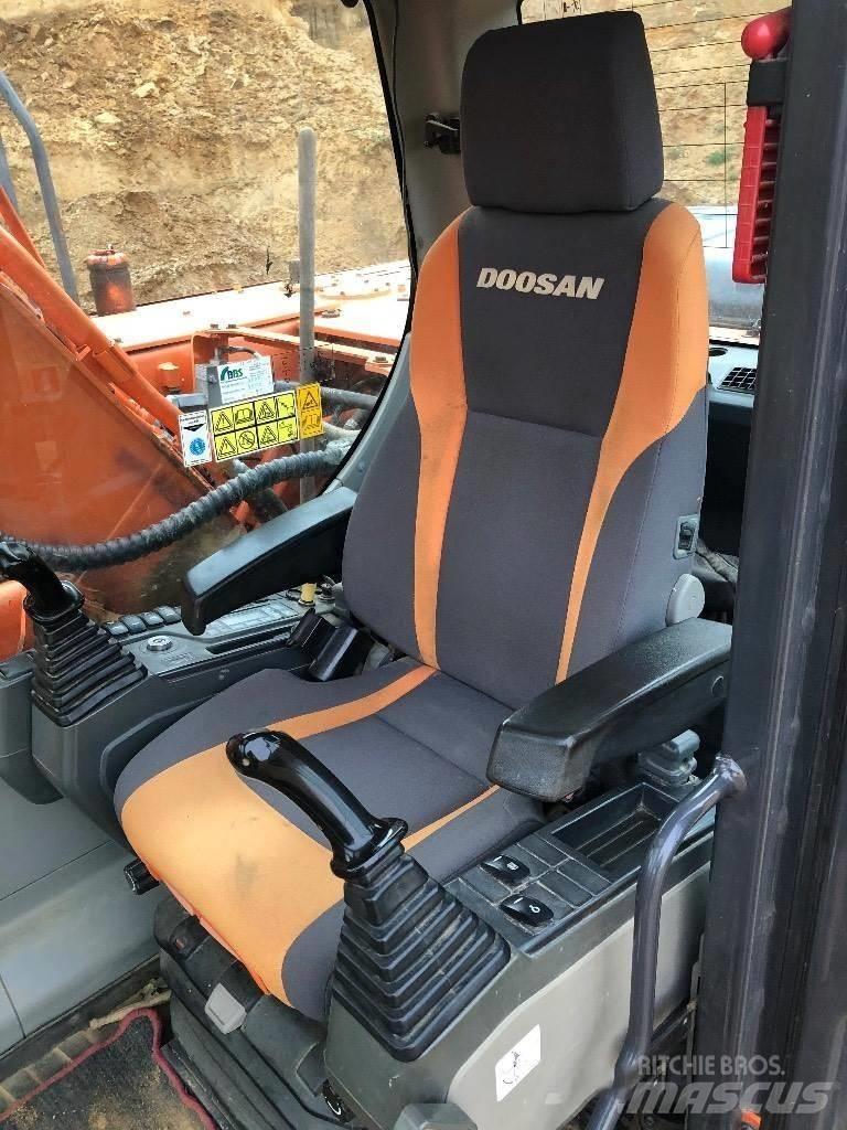 Doosan dx225 حفارات زحافة