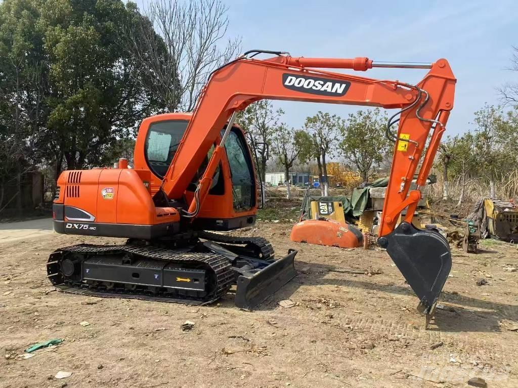 Doosan DX 75-9 C حفارات وسط 7 طن - 12 طن
