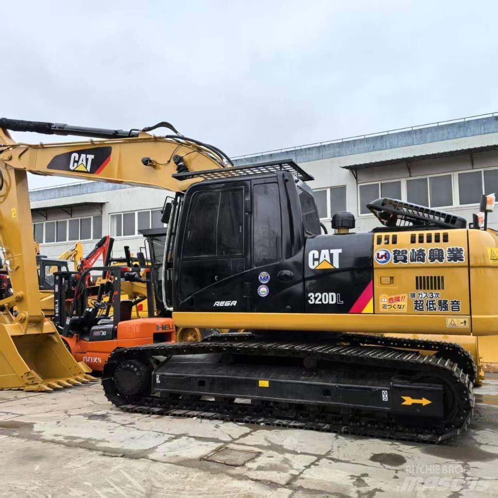 CAT 320 D L حفارات زحافة