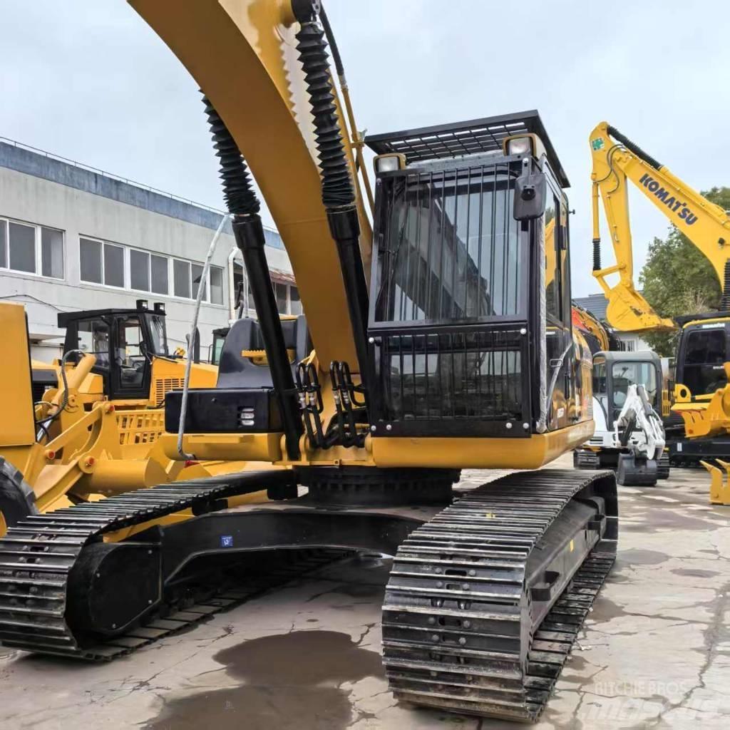 CAT 320 D L حفارات زحافة