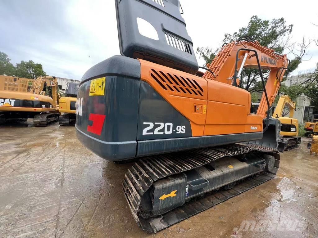 Hyundai 220 LC-9S حفارات زحافة