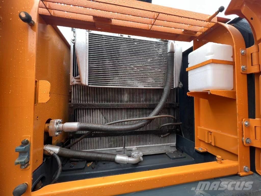 Hyundai 220 LC-9S حفارات زحافة