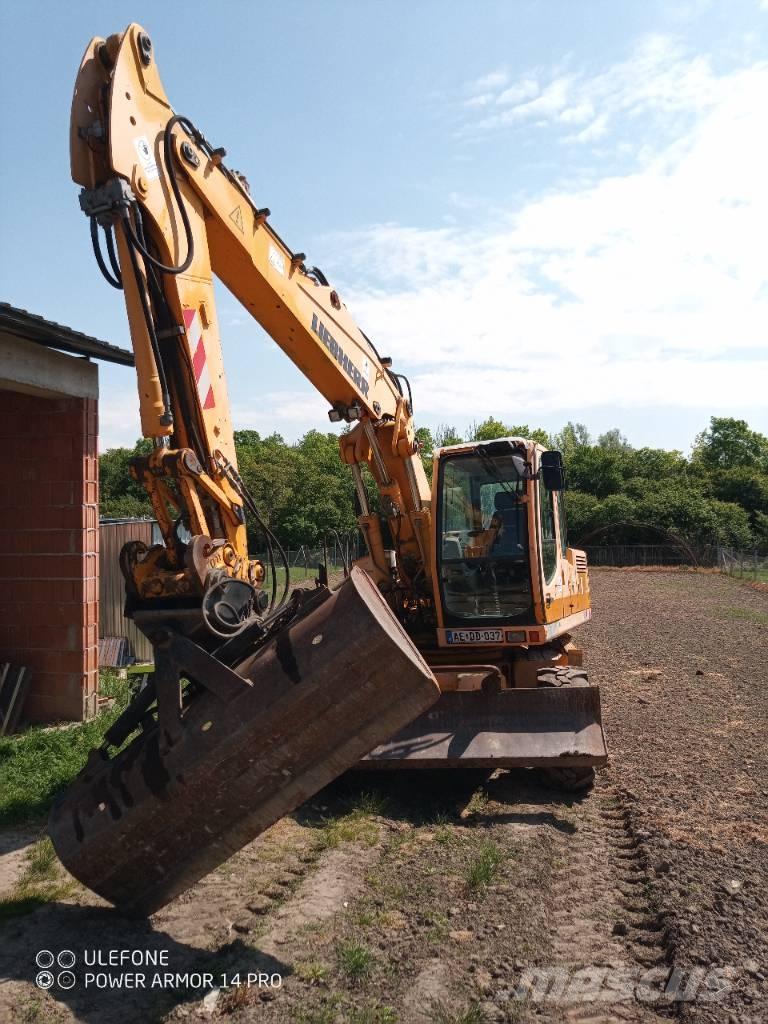 Liebherr A 900 C حفارات بعجل