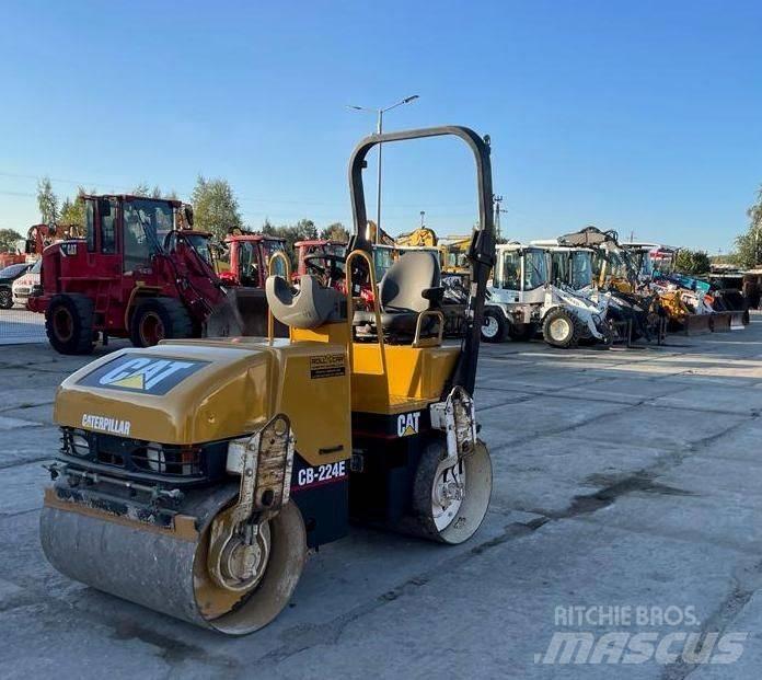 CAT CB 224 E مداحل ثنائية الاسطوانة