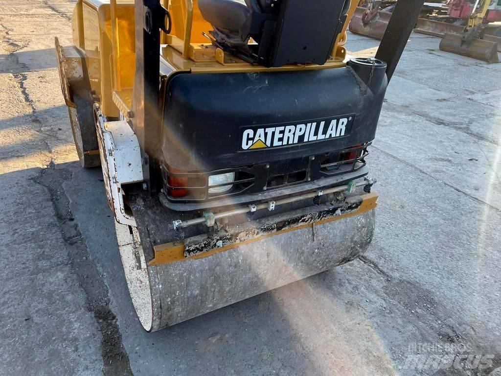 CAT CB 224 E مداحل ثنائية الاسطوانة