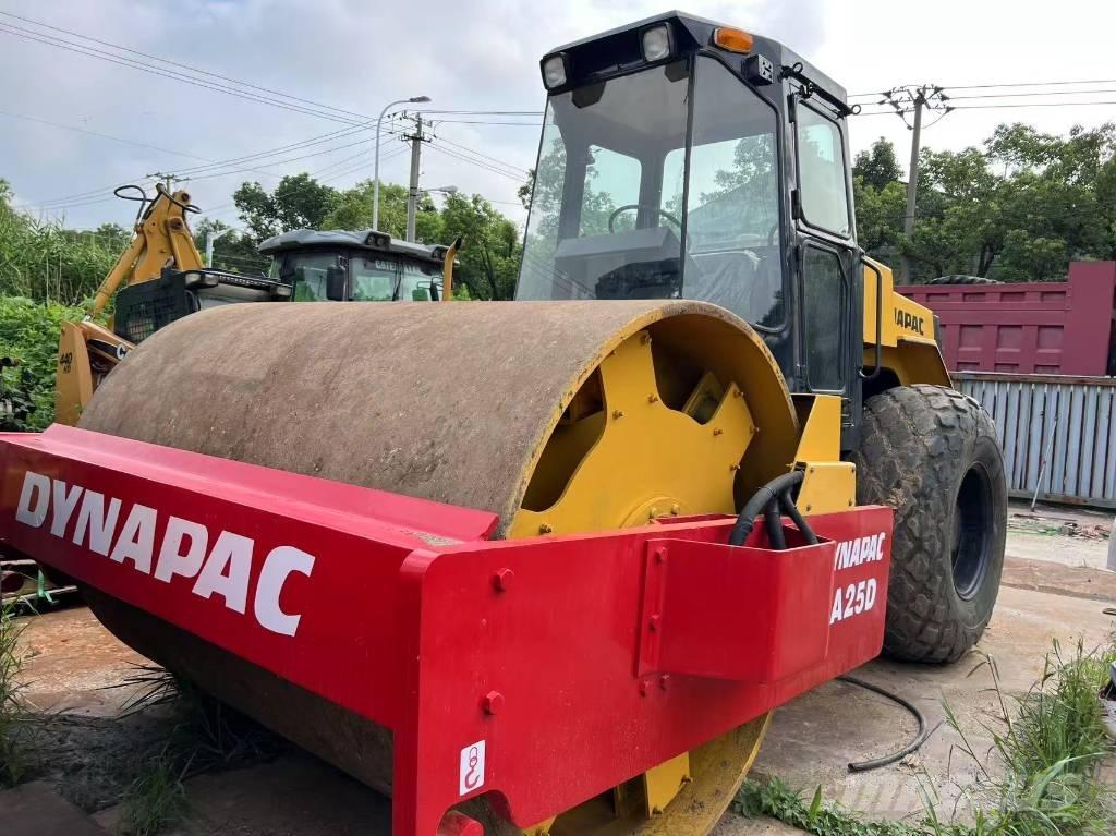 Dynapac CA 25 D مداحل أحادية الأسطوانة