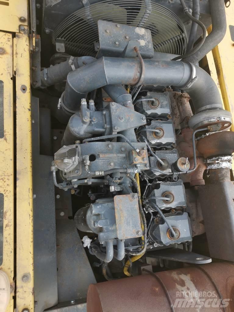 Komatsu PC 450 LC-7 حفارات زحافة