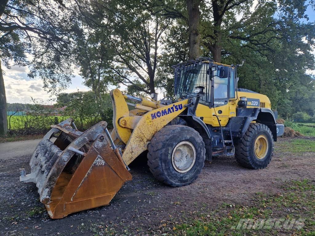 Komatsu WA 320-8 لوادر بعجل