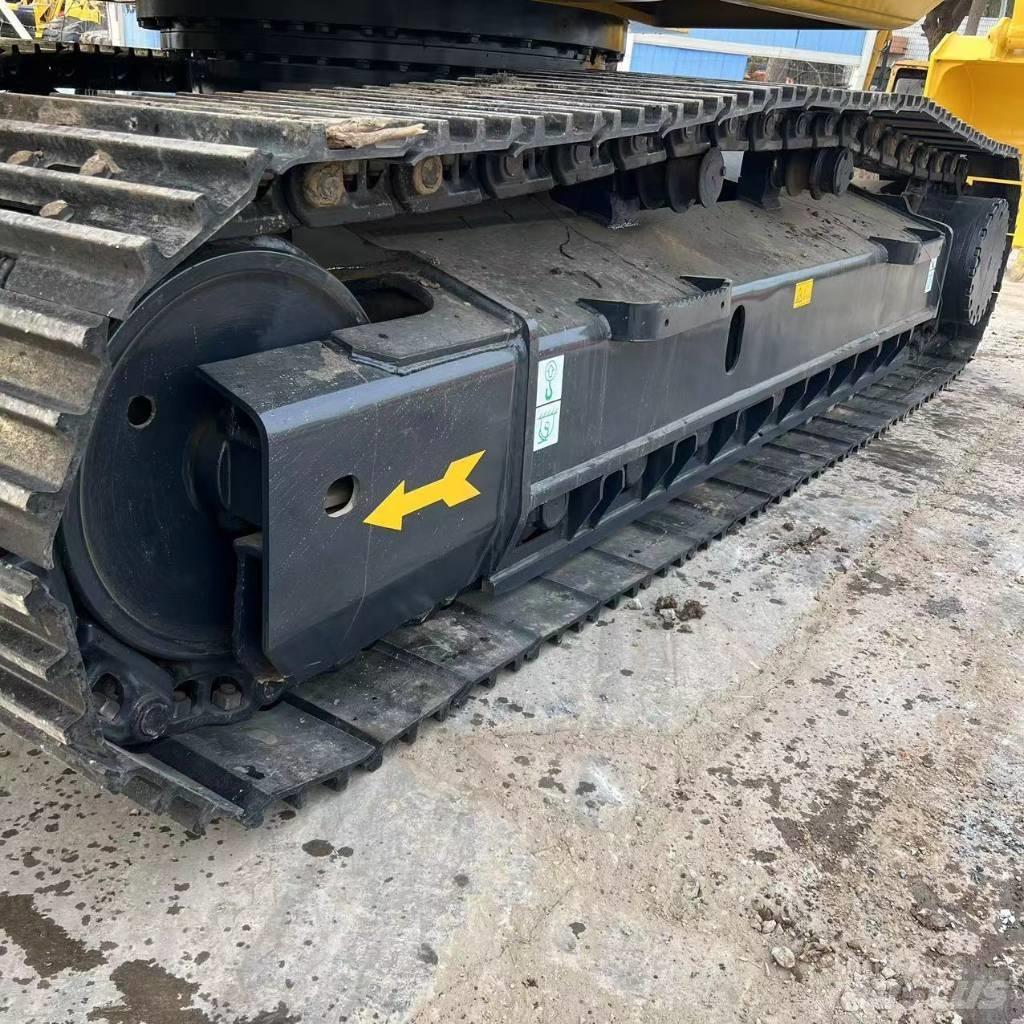 Komatsu PC 360-7 حفارات زحافة