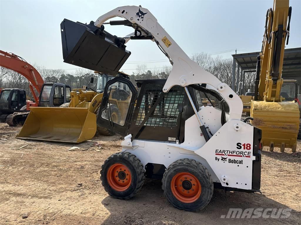 Bobcat S 18 لوادر انزلاقية التوجيه