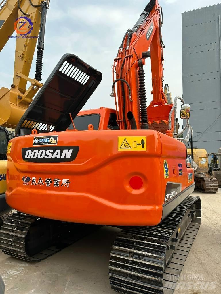 Doosan DX 150 حفارات وسط 7 طن - 12 طن