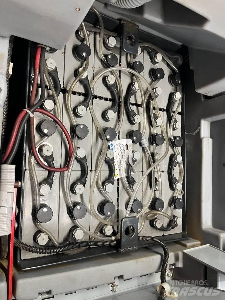 Nilfisk BR 800 S مجففات الغسيل