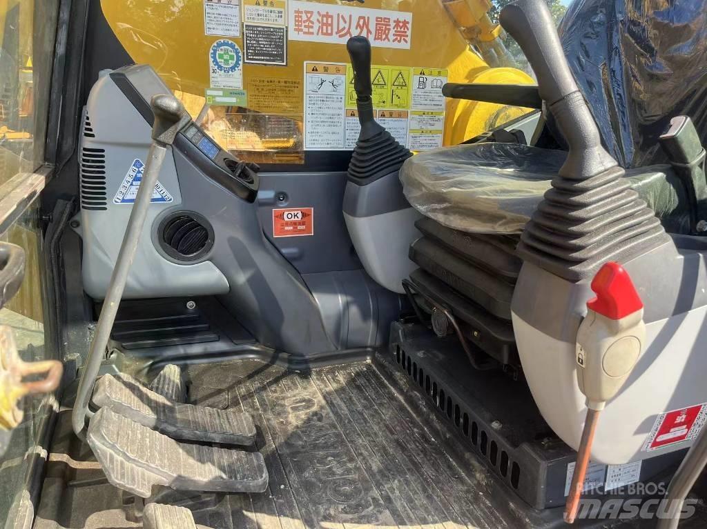 Komatsu PC 400 LC-8 حفارات زحافة